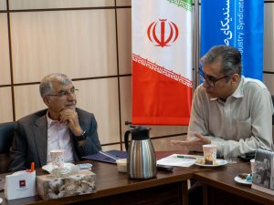 تجلیل از مدیرعامل مکو، در نشست پیشکسوتان و خبرگان صنعت برق کشور